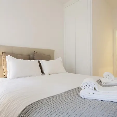 Apartment Altido Cosy 2br Apt With Terrace In Penha De Franca, 5mins From The Viewpoint Of Monte Agudo *